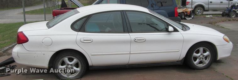 image for item J2587 2002 Ford Taurus SES