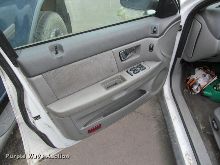 image for item J2587 2002 Ford Taurus SES