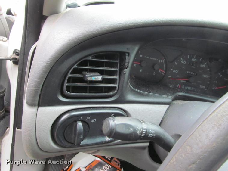 image for item J2587 2002 Ford Taurus SES