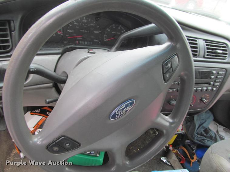 image for item J2587 2002 Ford Taurus SES