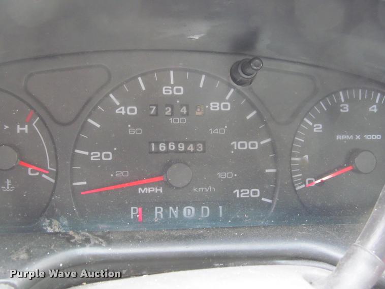 image for item J2587 2002 Ford Taurus SES