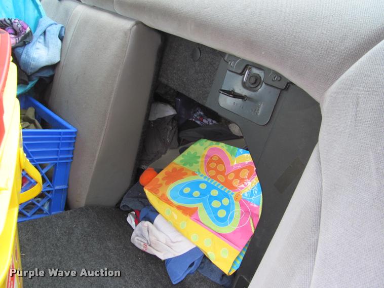 image for item J2587 2002 Ford Taurus SES