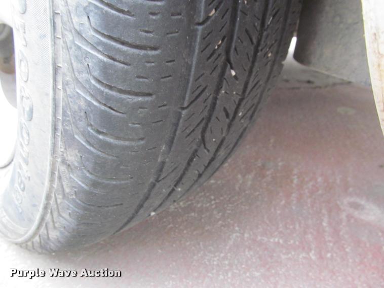 image for item J2587 2002 Ford Taurus SES