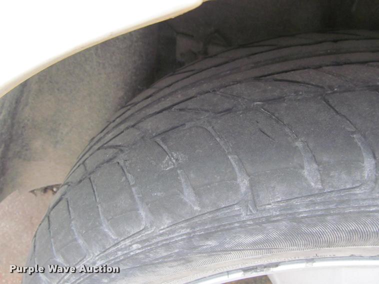 image for item J2587 2002 Ford Taurus SES