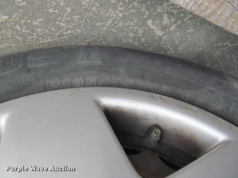 image for item J2588 2003 Dodge Neon