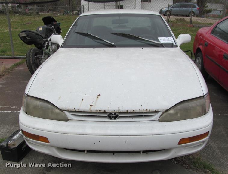 image for item J2589 1995 Toyota Camry