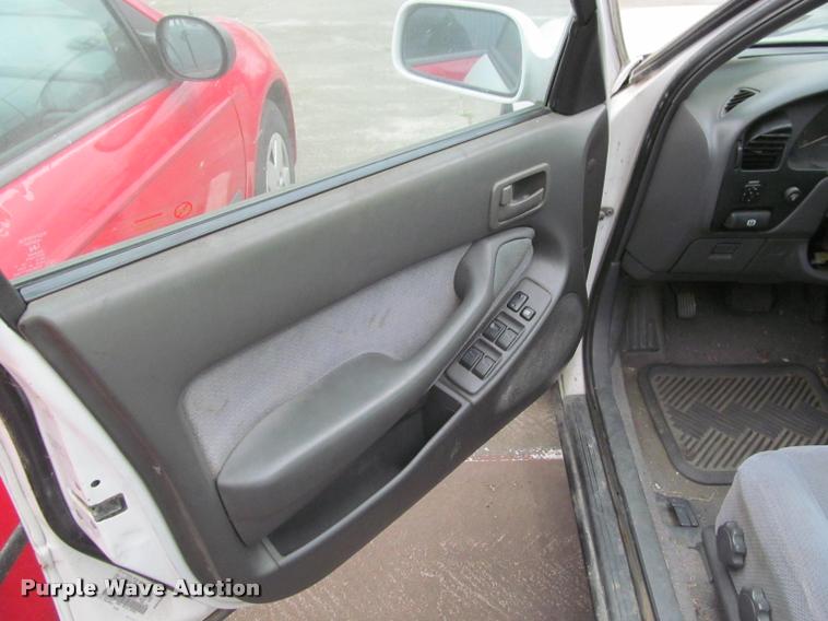 image for item J2589 1995 Toyota Camry