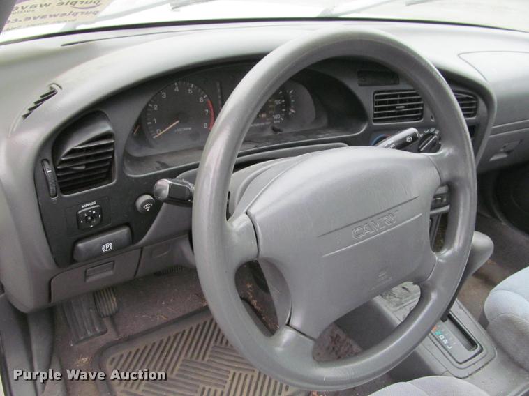 image for item J2589 1995 Toyota Camry