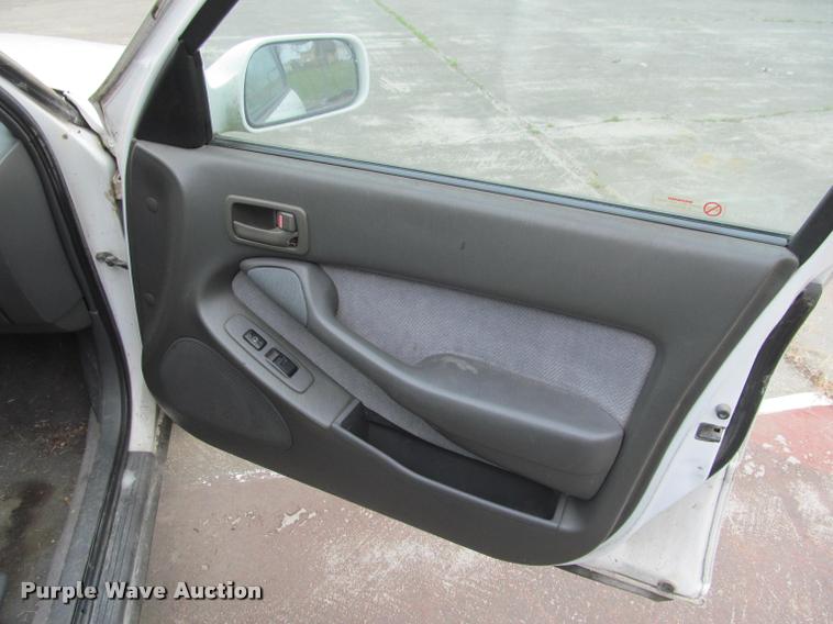 image for item J2589 1995 Toyota Camry