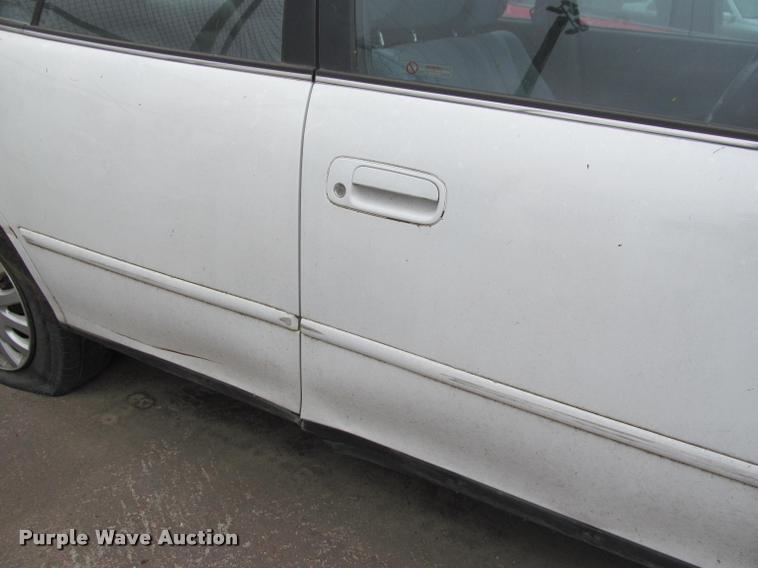 image for item J2589 1995 Toyota Camry