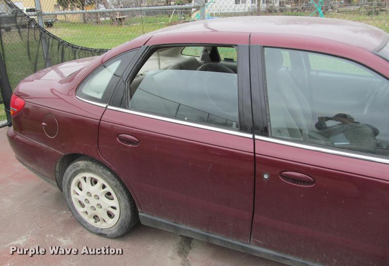 image for item J2590 2002 Saturn LS