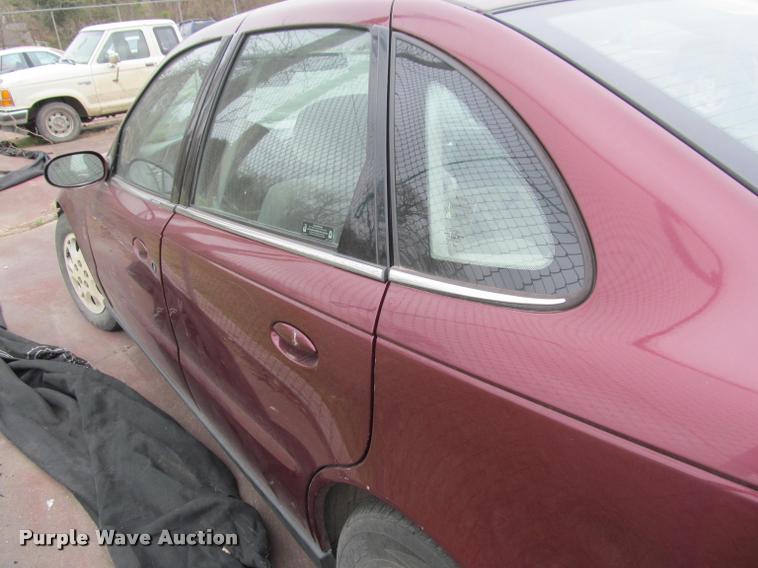 image for item J2590 2002 Saturn LS