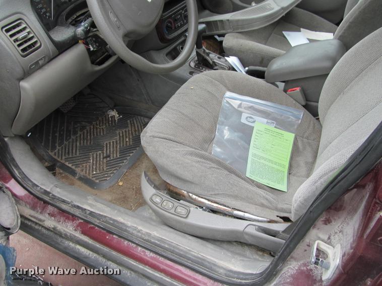 image for item J2590 2002 Saturn LS