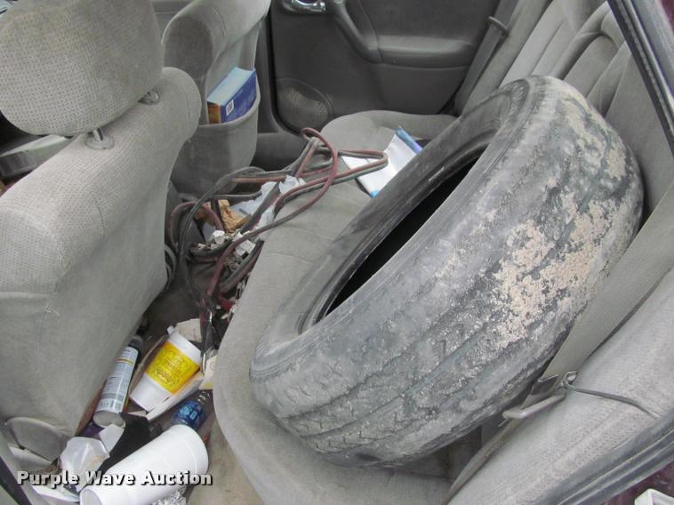 image for item J2590 2002 Saturn LS