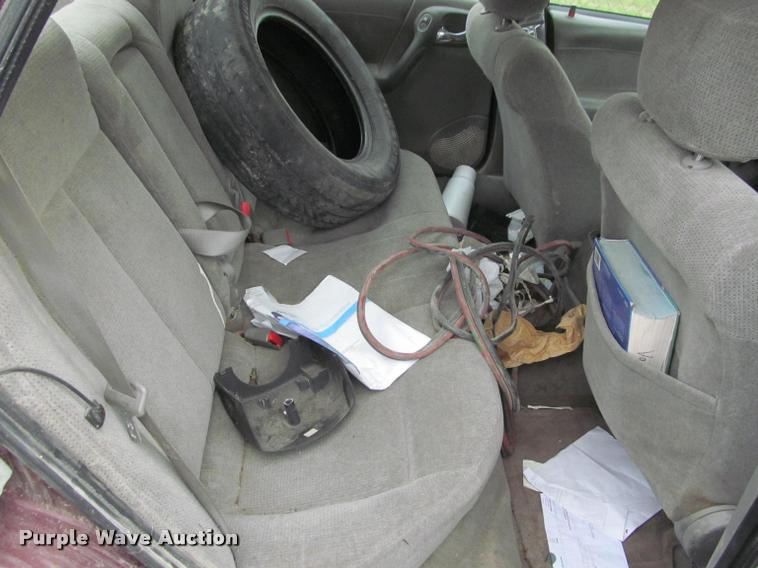 image for item J2590 2002 Saturn LS