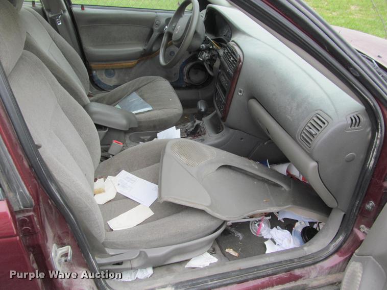 image for item J2590 2002 Saturn LS