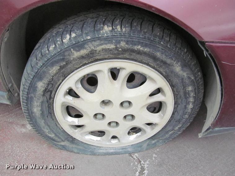 image for item J2590 2002 Saturn LS