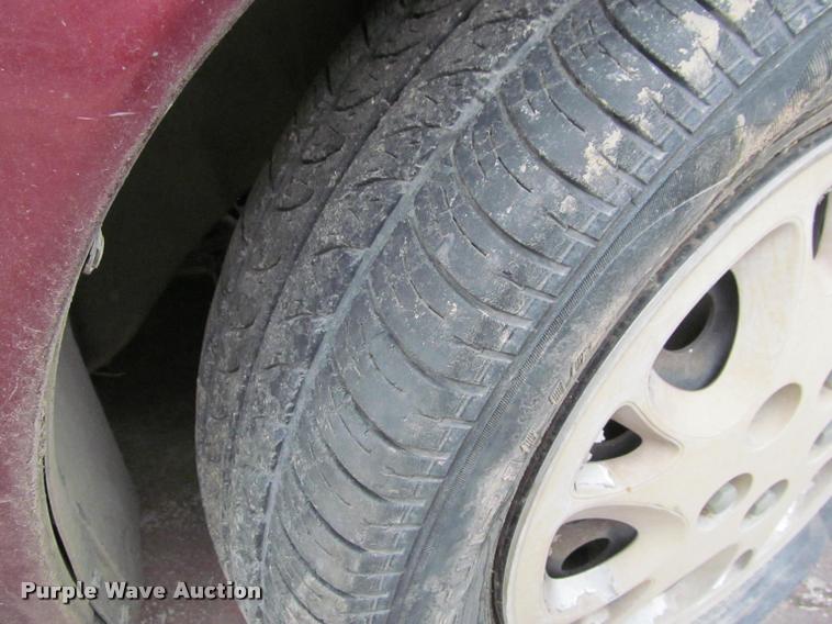 image for item J2590 2002 Saturn LS