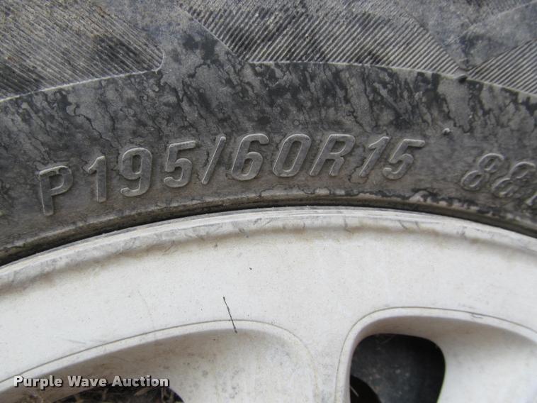 image for item J2590 2002 Saturn LS