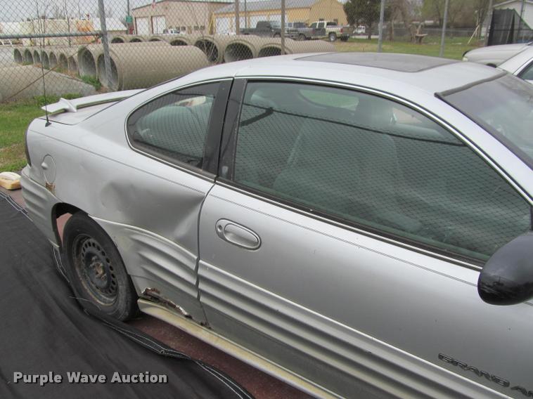 image for item J2592 2002 Pontiac Grand AM SE