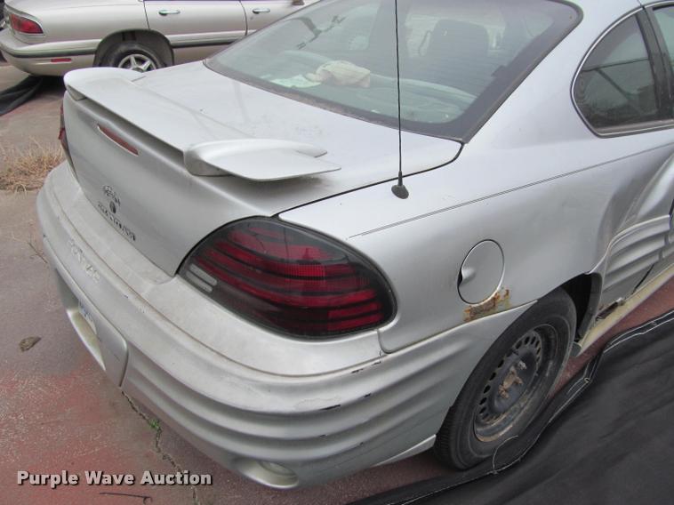 image for item J2592 2002 Pontiac Grand AM SE