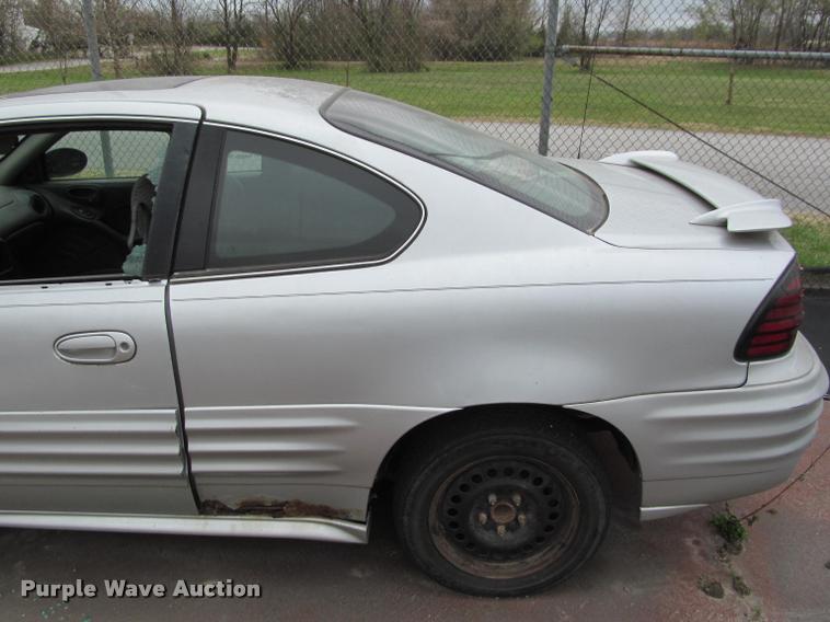 image for item J2592 2002 Pontiac Grand AM SE