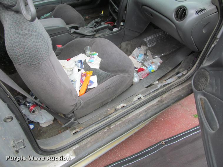 image for item J2592 2002 Pontiac Grand AM SE