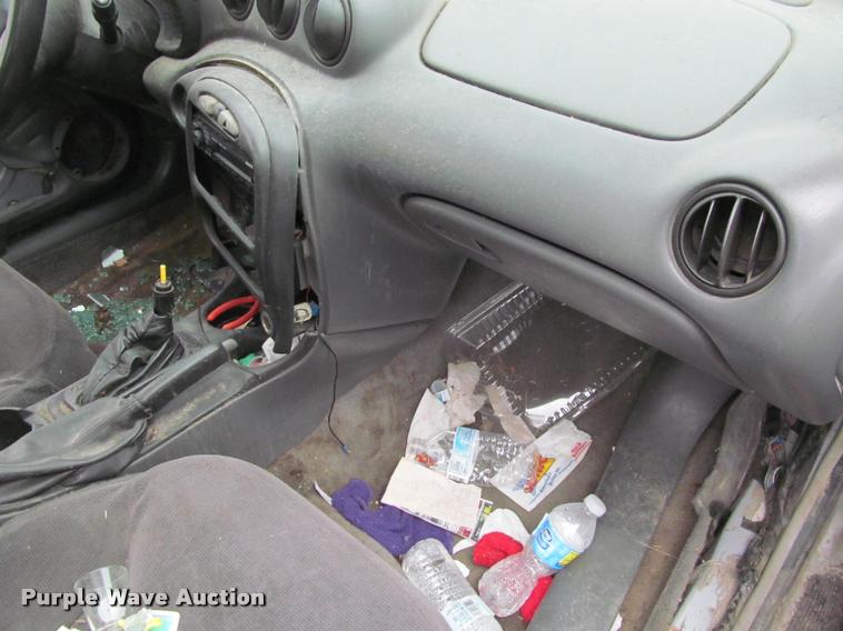 image for item J2592 2002 Pontiac Grand AM SE