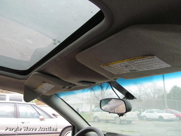 image for item J2592 2002 Pontiac Grand AM SE