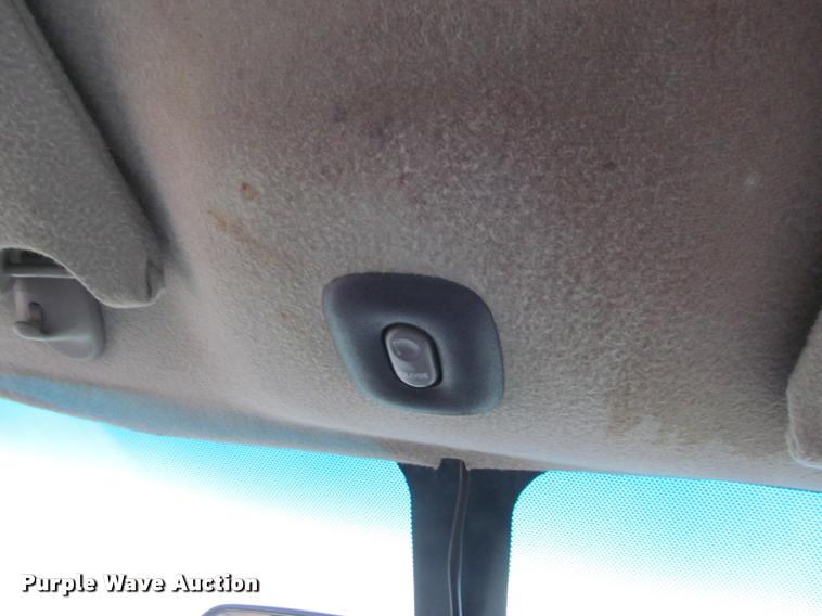 image for item J2592 2002 Pontiac Grand AM SE