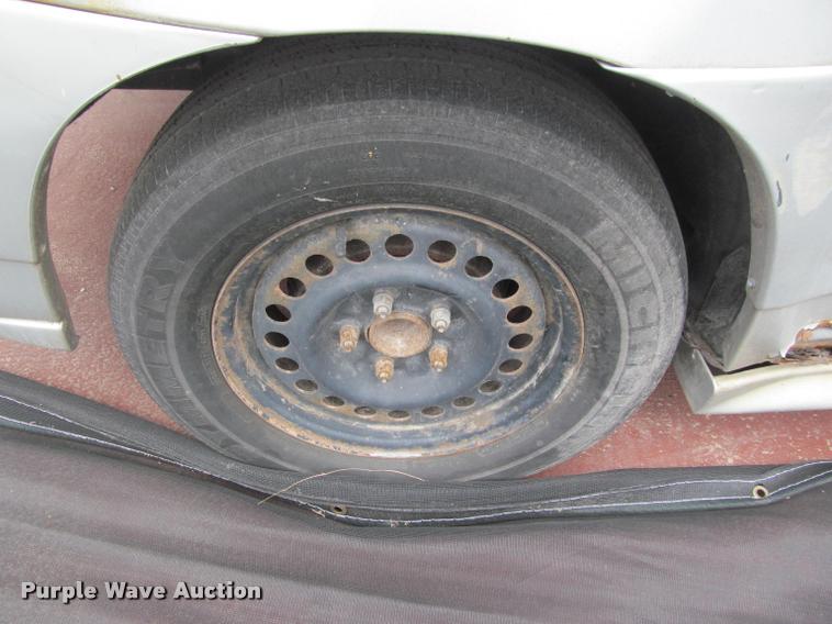 image for item J2592 2002 Pontiac Grand AM SE