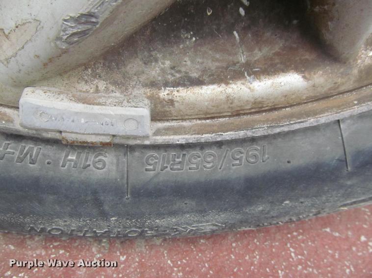 image for item J2592 2002 Pontiac Grand AM SE