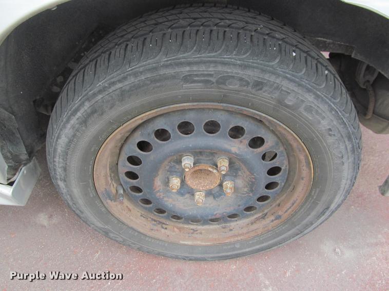 image for item J2592 2002 Pontiac Grand AM SE