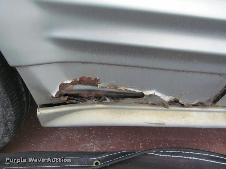 image for item J2592 2002 Pontiac Grand AM SE