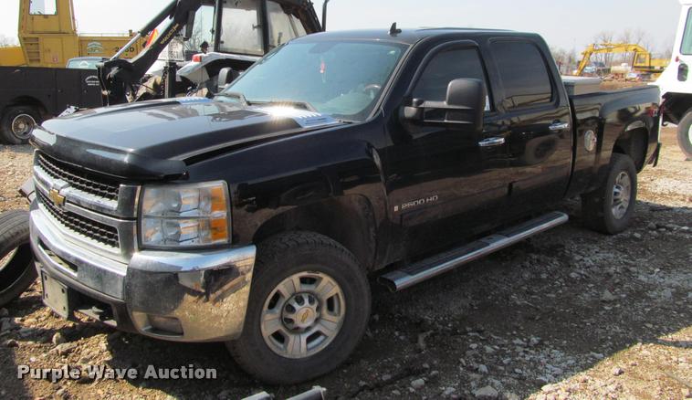 image for item J2595 2008 Chevrolet Silverado 2500HD Z71 Crew Cab pickup truck