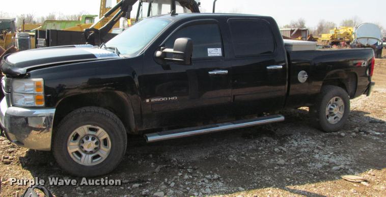 image for item J2595 2008 Chevrolet Silverado 2500HD Z71 Crew Cab pickup truck