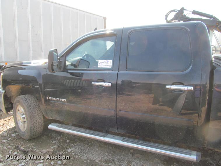 image for item J2595 2008 Chevrolet Silverado 2500HD Z71 Crew Cab pickup truck