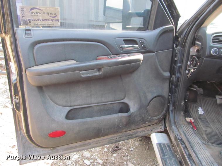 image for item J2595 2008 Chevrolet Silverado 2500HD Z71 Crew Cab pickup truck