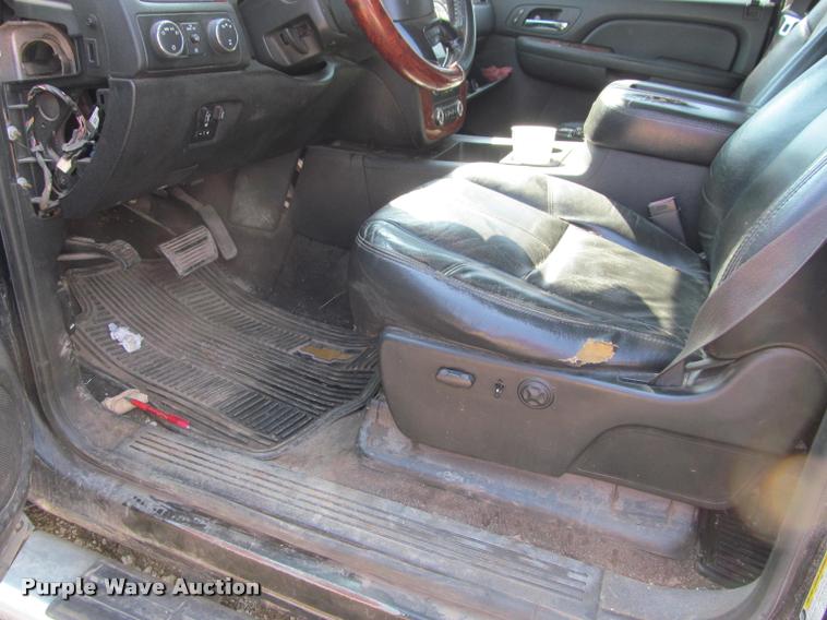 image for item J2595 2008 Chevrolet Silverado 2500HD Z71 Crew Cab pickup truck