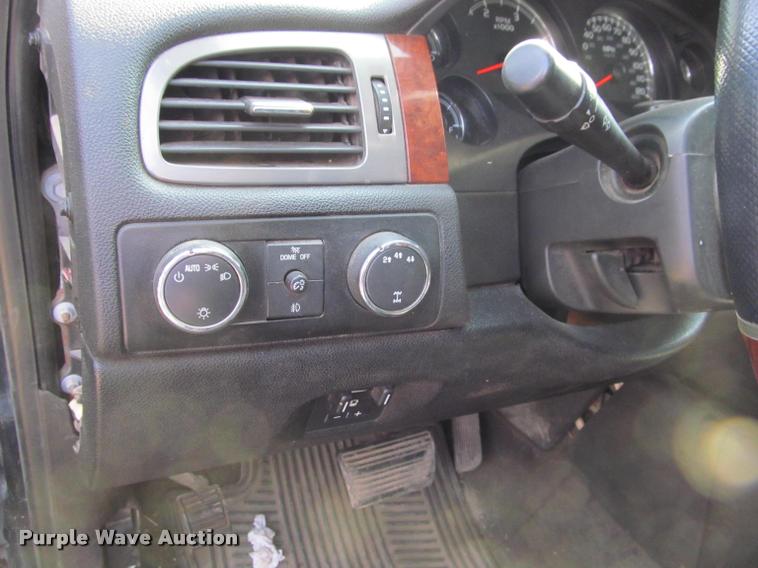 image for item J2595 2008 Chevrolet Silverado 2500HD Z71 Crew Cab pickup truck