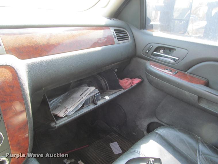 image for item J2595 2008 Chevrolet Silverado 2500HD Z71 Crew Cab pickup truck