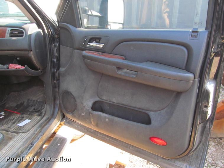 image for item J2595 2008 Chevrolet Silverado 2500HD Z71 Crew Cab pickup truck