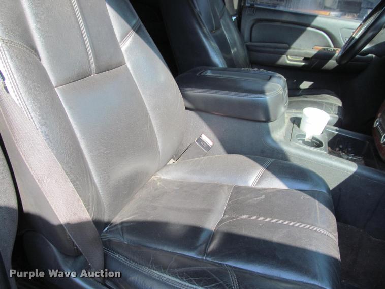 image for item J2595 2008 Chevrolet Silverado 2500HD Z71 Crew Cab pickup truck