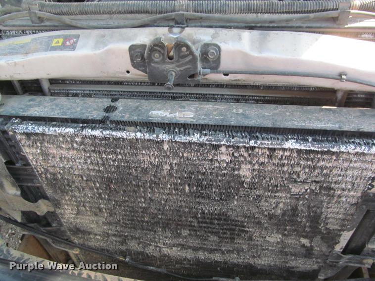 image for item J2597 2005 Dodge Ram 2500 Quad Cab flatbed pickup truck