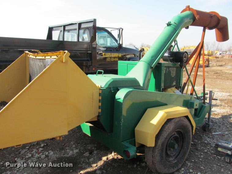 image for item J2598 Wood chipper