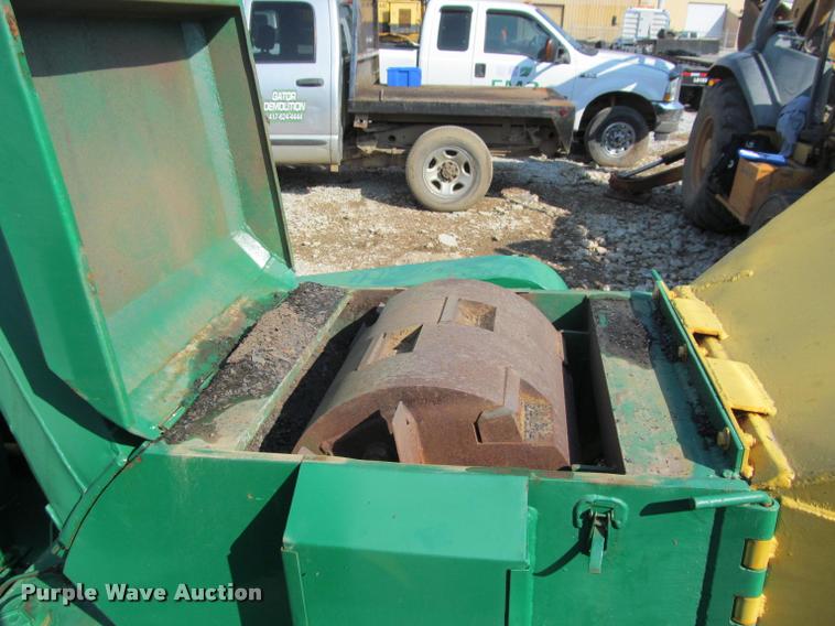image for item J2598 Wood chipper