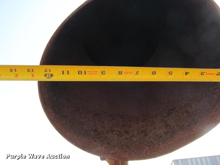 image for item J2598 Wood chipper