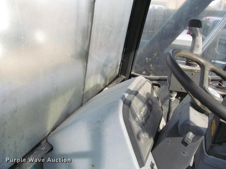 image for item J2601 Ford New Holland tractor