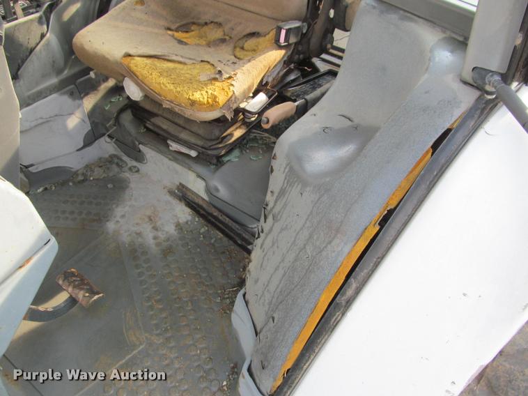 image for item J2601 Ford New Holland tractor