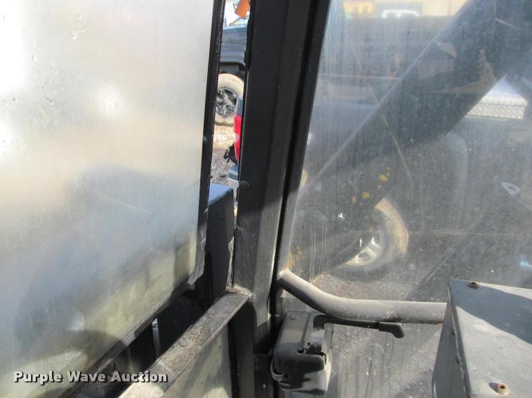 image for item J2601 Ford New Holland tractor